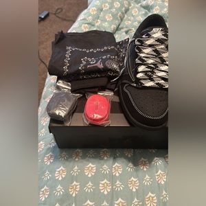 travis scott jordan 1’s low